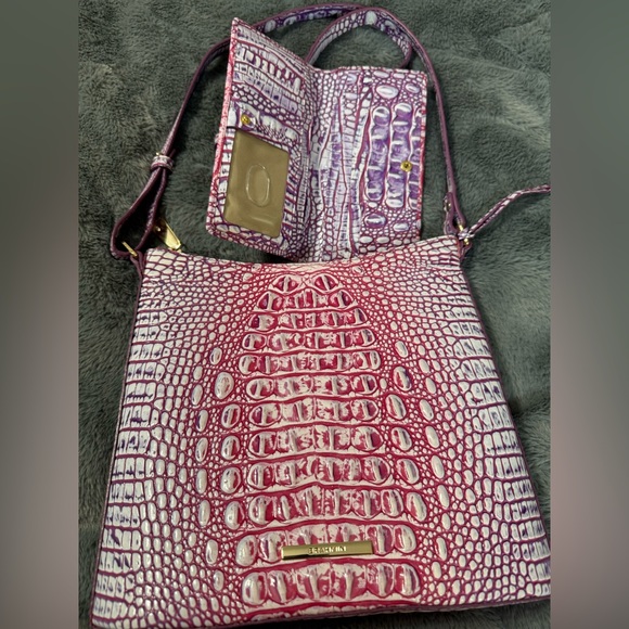 Brahmin Pink Crocodile Embossed Shoulder Bag Set - Picture 4 of 12